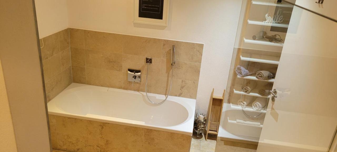 Stilvolles Apartment "Romantic" Neukirchen vorm Wald エクステリア 写真