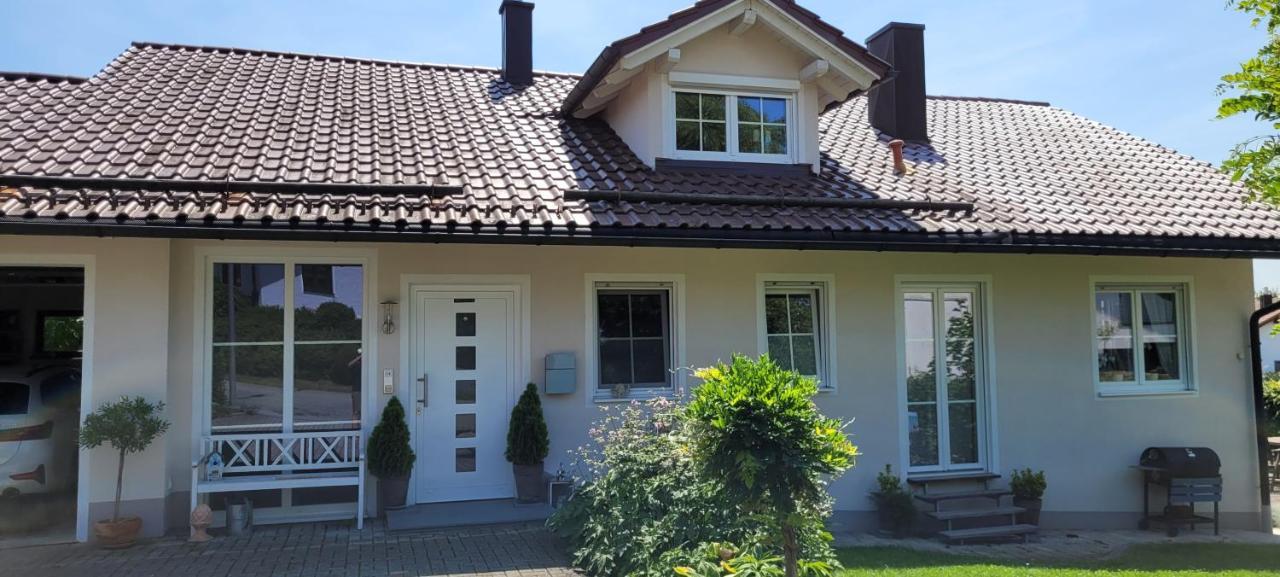 Stilvolles Apartment "Romantic" Neukirchen vorm Wald エクステリア 写真